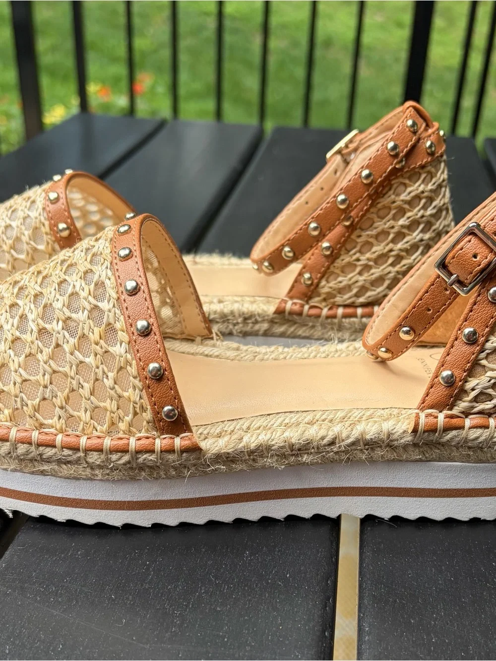 Jennifer Lopez comfortable woven